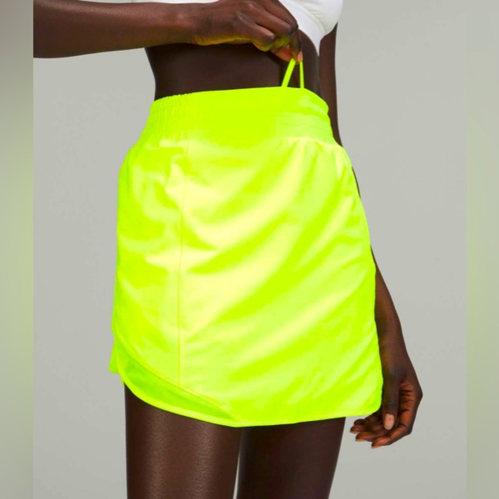 Lululemon Hotty Hot HR Size 6 Long